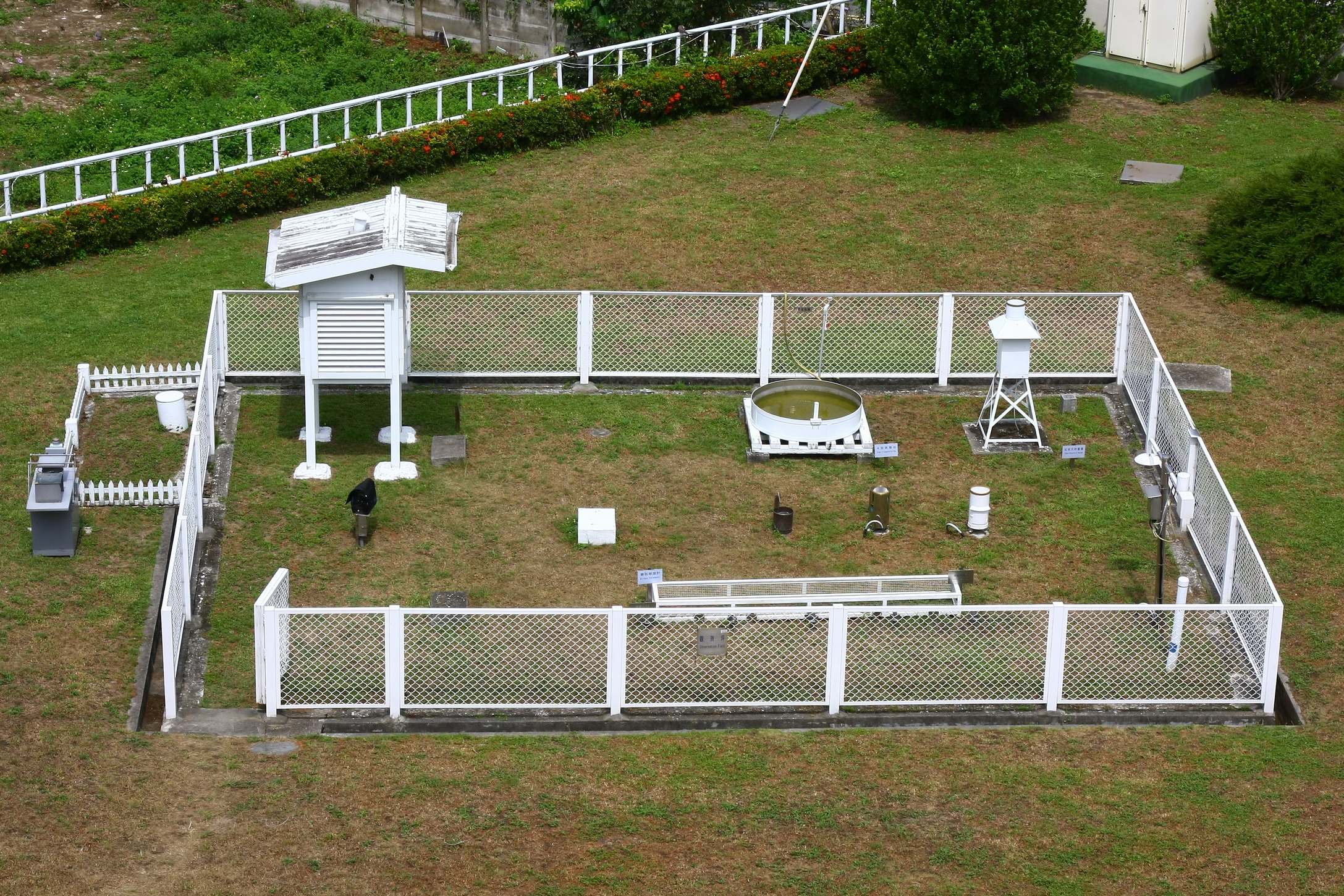 綜觀氣象站外觀。